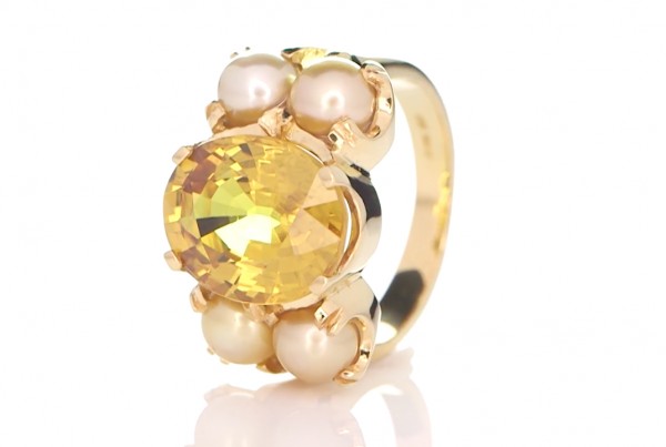 Yellow Sapphire And 4 White Pearls With Golden Ring